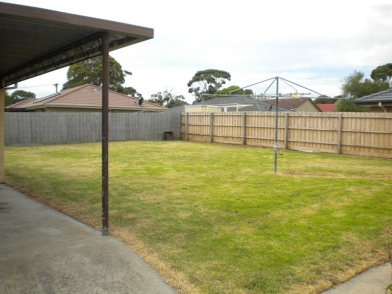 7 Forest Drive, Frankston North VIC 3200