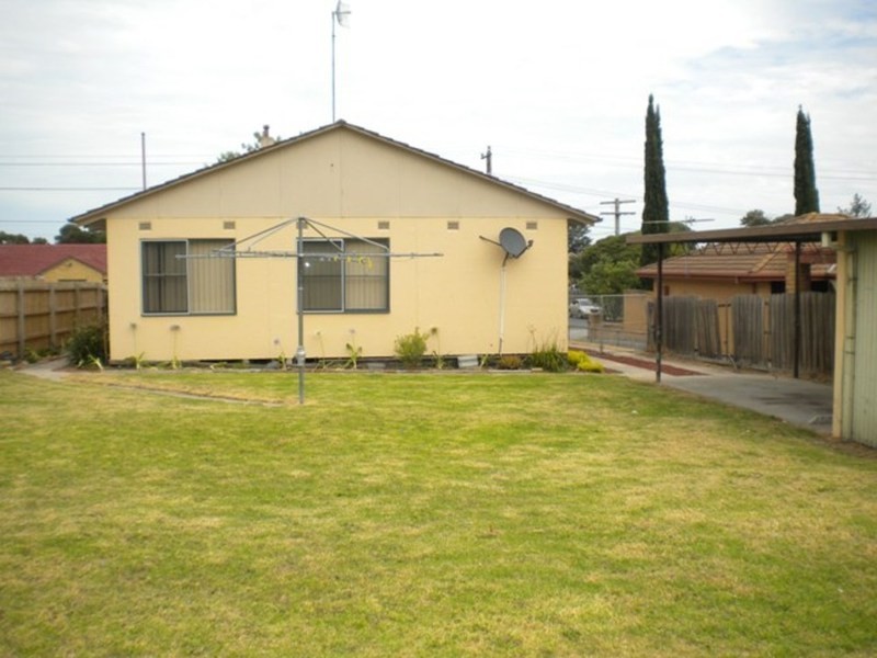 7 Forest Drive, Frankston North VIC 3200