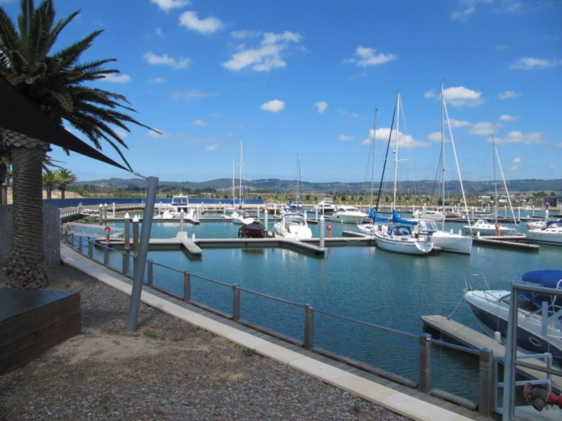 51 Seaview Avenue, Safety Beach VIC 3936