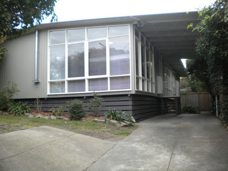 33 Wynden Drive, Frankston VIC 3199
