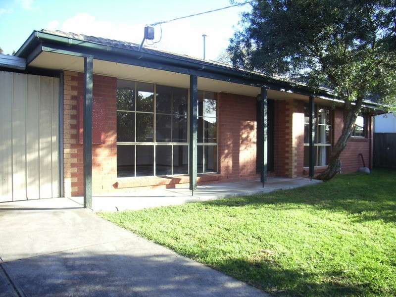 2/2 Birdwood Street, Frankston VIC 3199