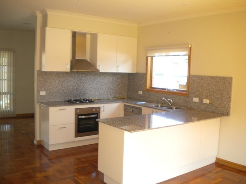2/8 Ithaca Road, Frankston South VIC 3199