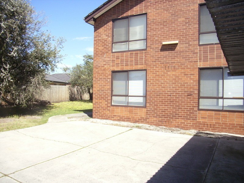 1/6 Melva Court, Frankston VIC 3199