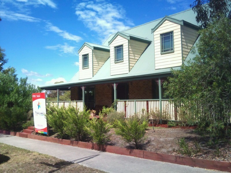 1 Sandalwood Retreat, Frankston South VIC 3199