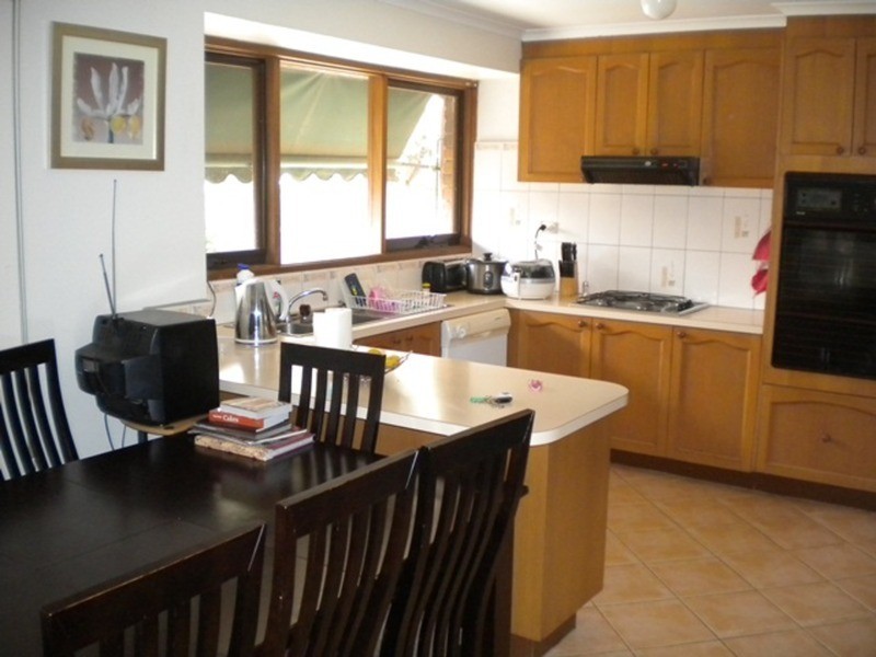 99 Dunsterville   Crescent, Frankston VIC 3199