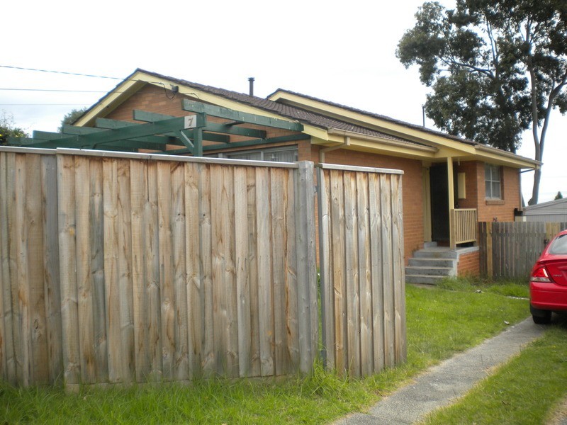 7 Whitewood Street, Frankston North VIC 3200
