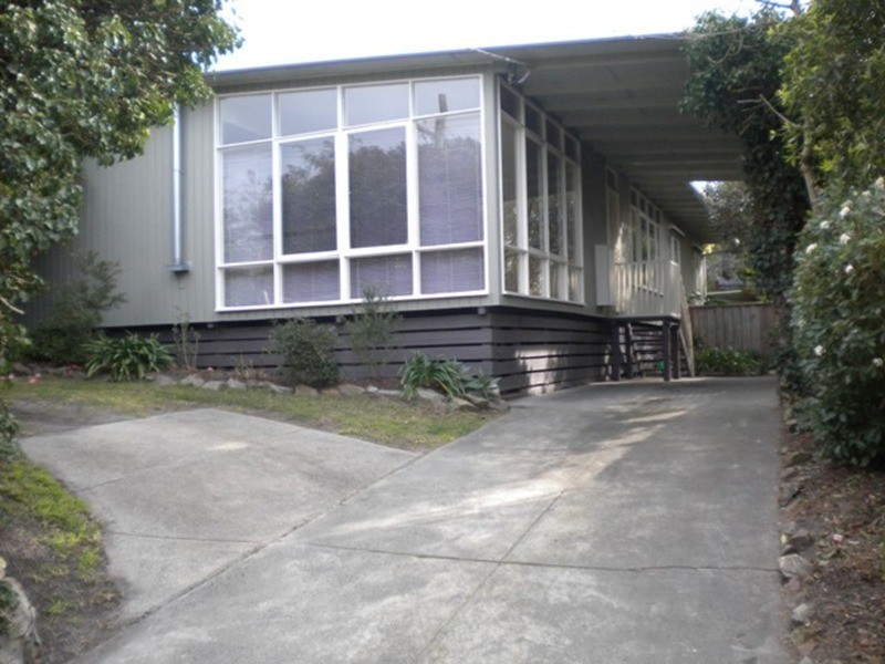 33 Wynden Drive, Frankston VIC 3199