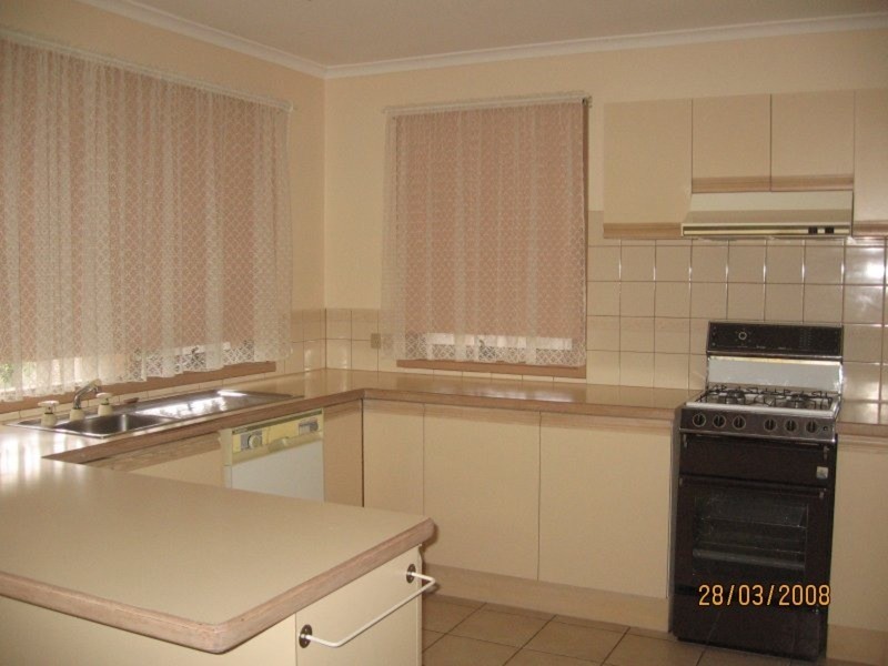 2/13 Dunstan Street, Frankston VIC 3199