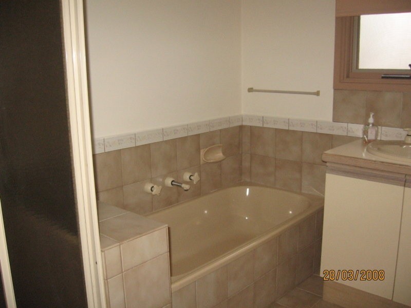 2/13 Dunstan Street, Frankston VIC 3199