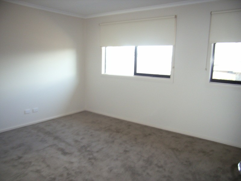 8/1-9 Green Island Avenue, Mount Martha VIC 3934