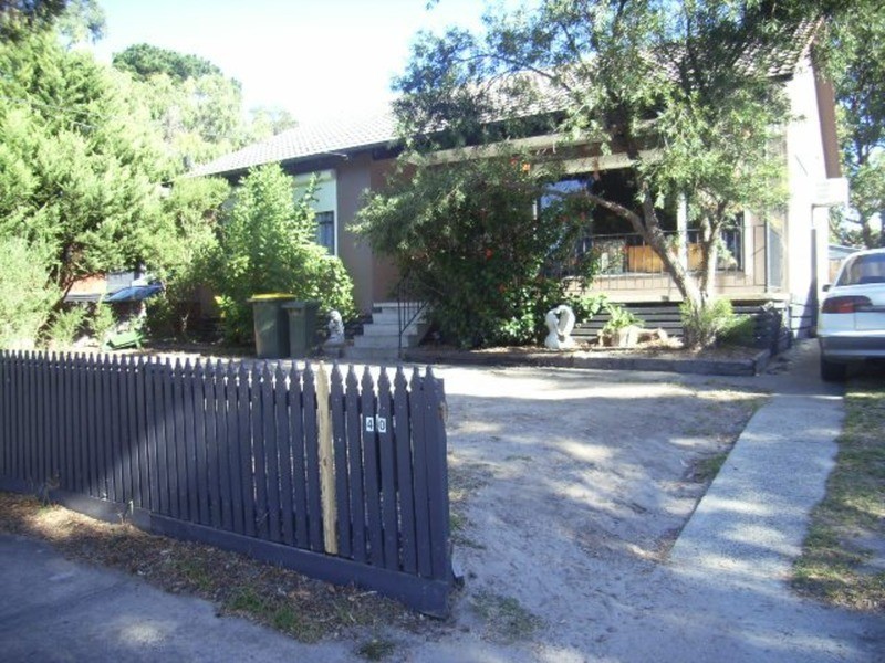 40 Hickory Crescent, Frankston North VIC 3200