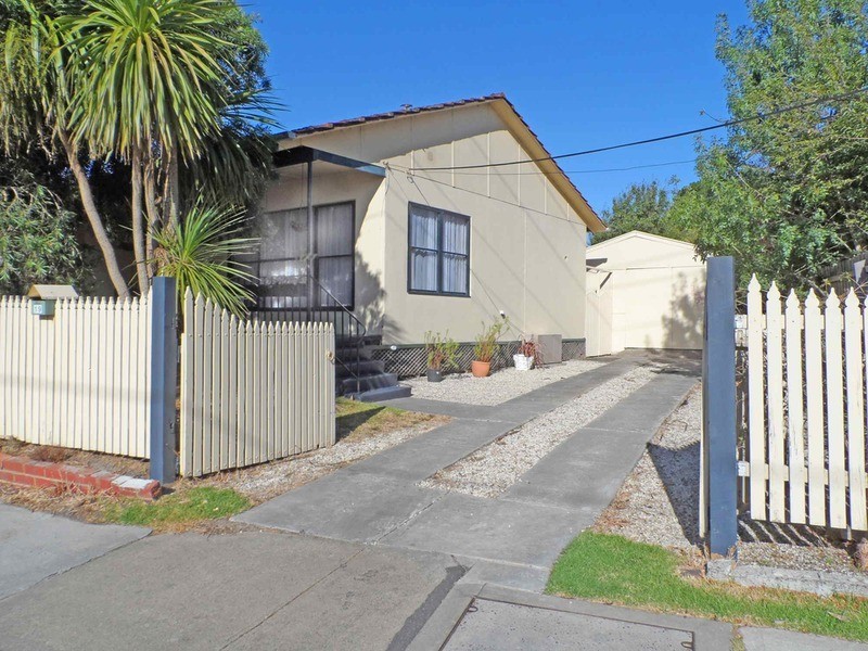 19 Silvertop Street, Frankston North VIC 3200