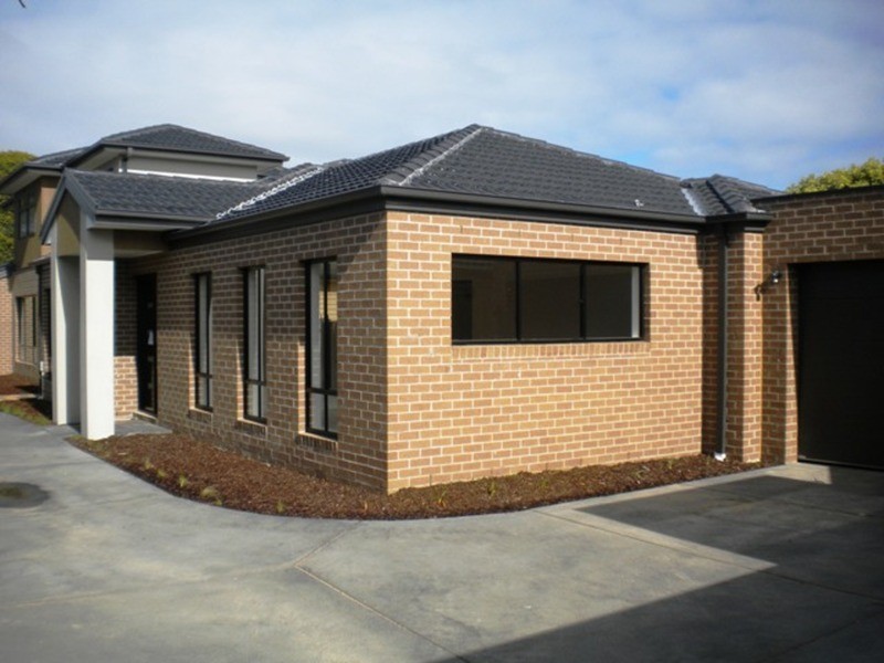 2/11 Colin Avenue, Frankston VIC 3199