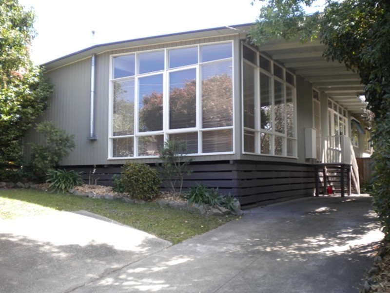 33 Wynden Drive, Frankston VIC 3199
