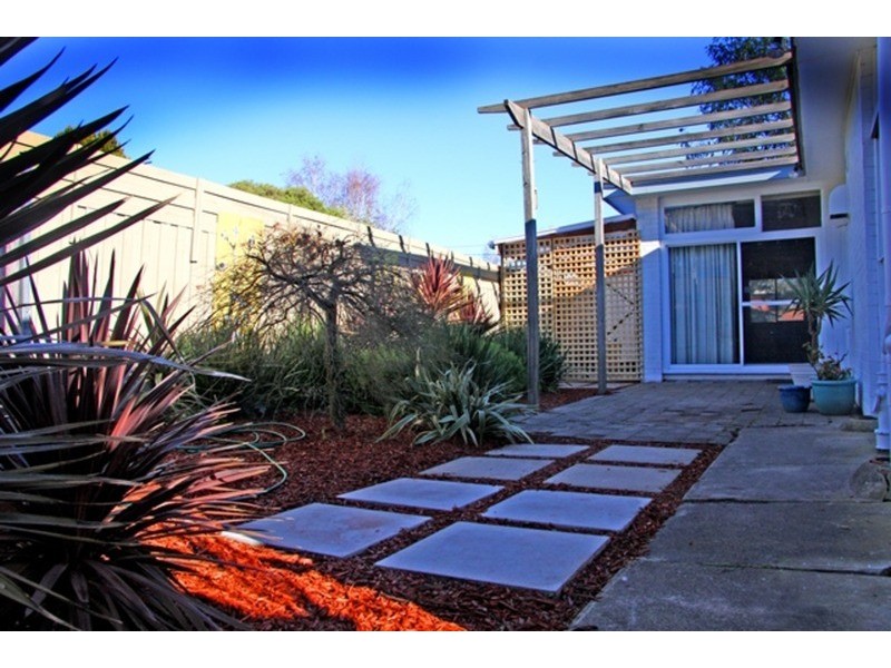 2 Sandgate Avenue, Frankston VIC 3199