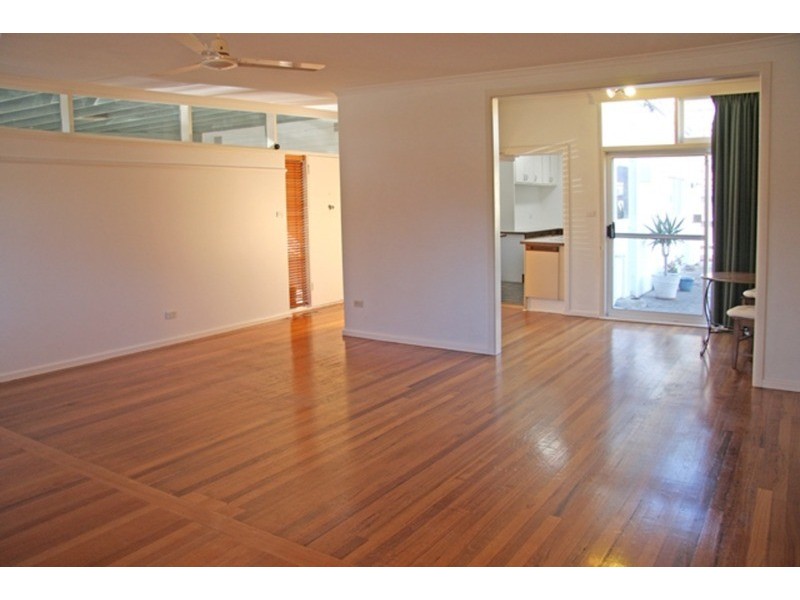 2 Sandgate Avenue, Frankston VIC 3199