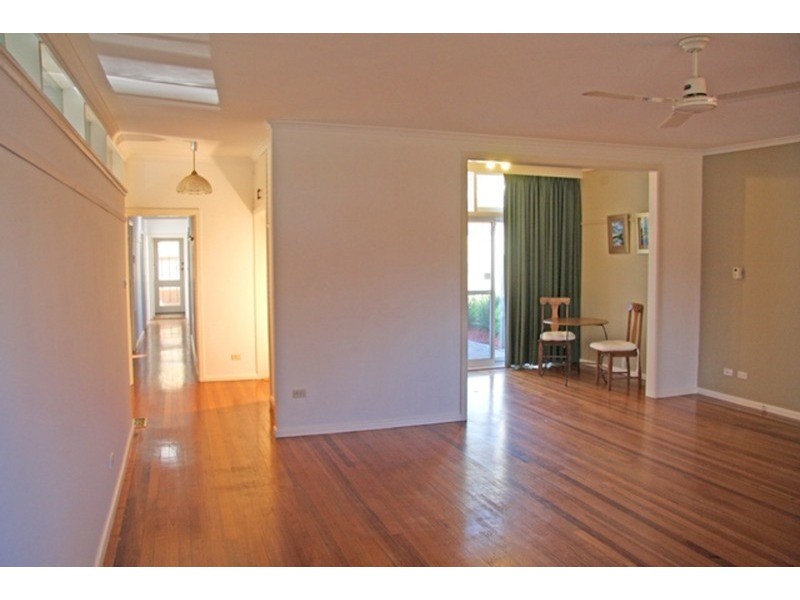 2 Sandgate Avenue, Frankston VIC 3199