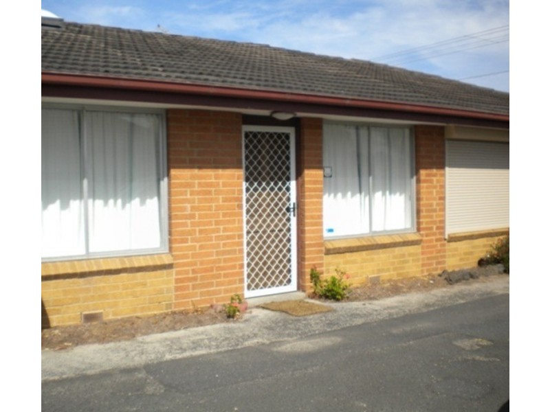 2/10 Carder Avenue, Seaford VIC 3198