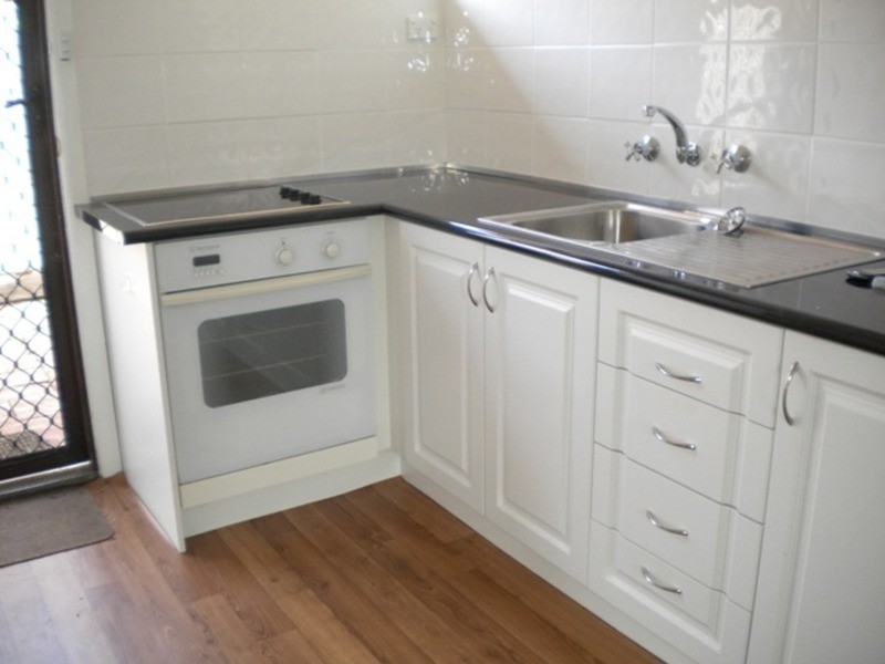 2/10 Carder Avenue, Seaford VIC 3198