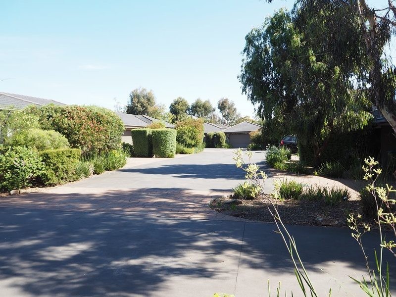 8/1-9 Green Island Avenue, Mount Martha VIC 3934