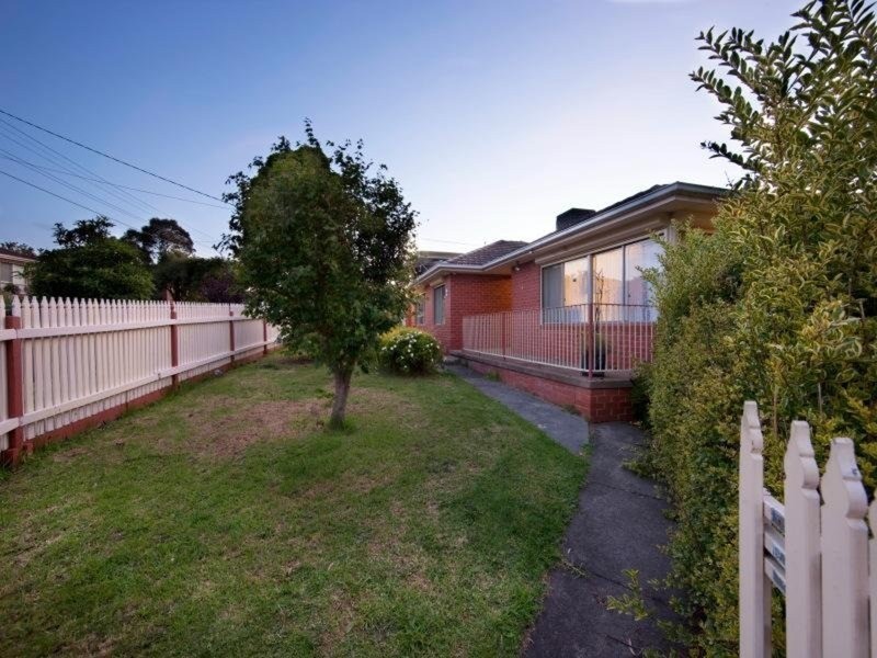 2 Pembroke Avenue, Frankston VIC 3199