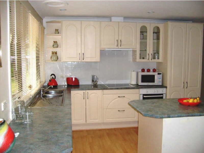 28 Moorhen Crescent, Carrum Downs VIC 3201