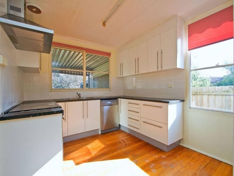 6 Rosemary Crescent, Frankston North VIC 3200