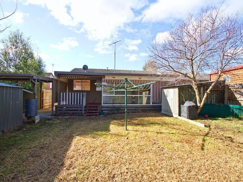 6 Rosemary Crescent, Frankston North VIC 3200