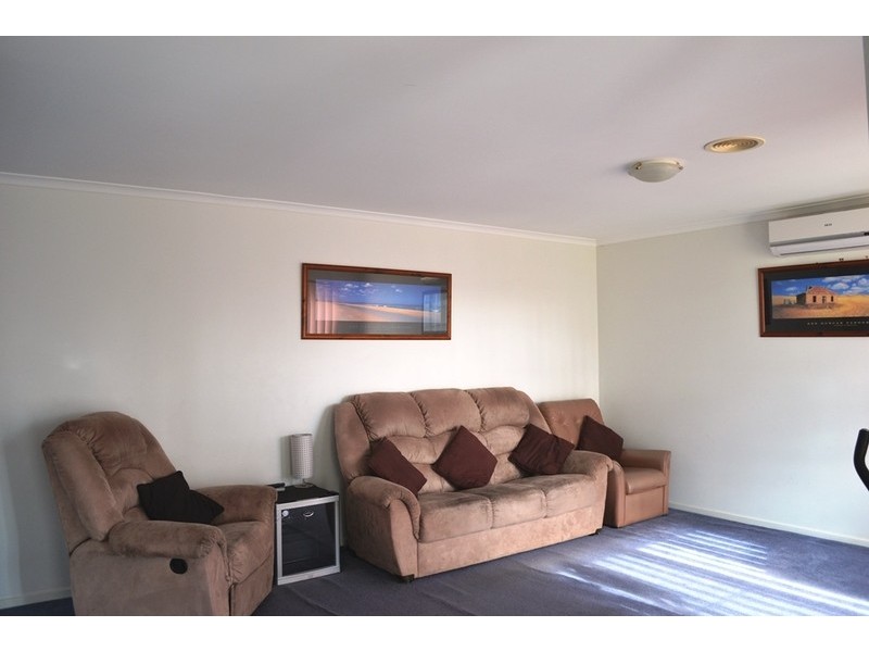 6 Pip Street, Skye VIC 3977