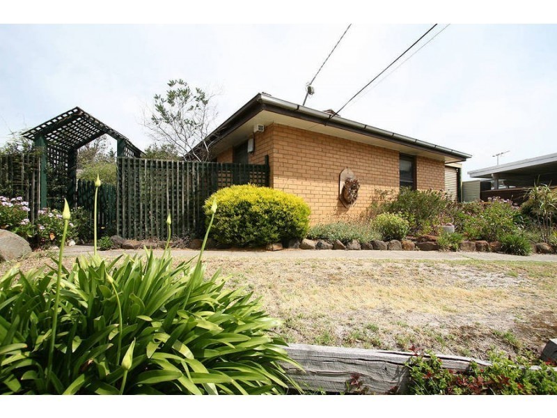 126 Monterey Boulevard, Frankston North VIC 3200