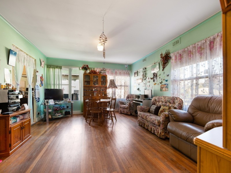 11 Forest Drive, Frankston North VIC 3200