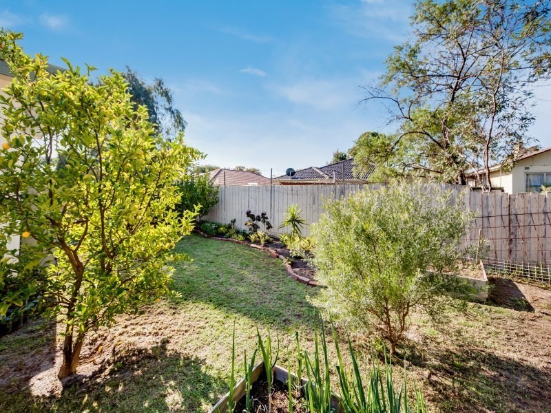 11 Forest Drive, Frankston North VIC 3200