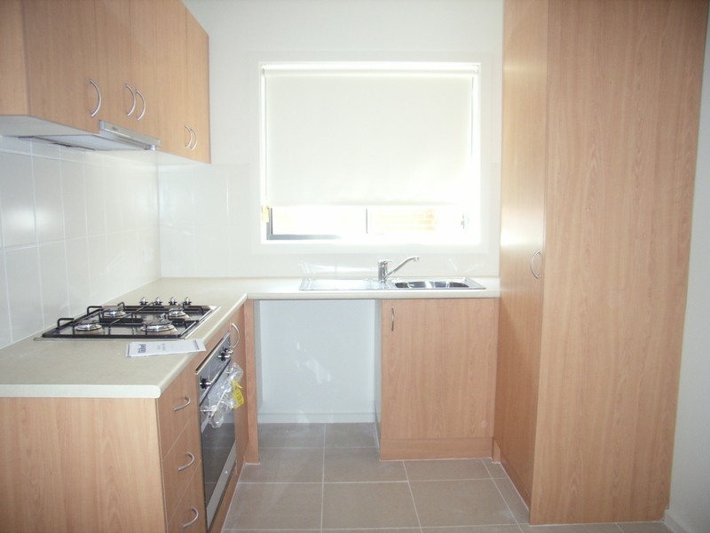 2/90 Nursery Avenue, Frankston VIC 3199