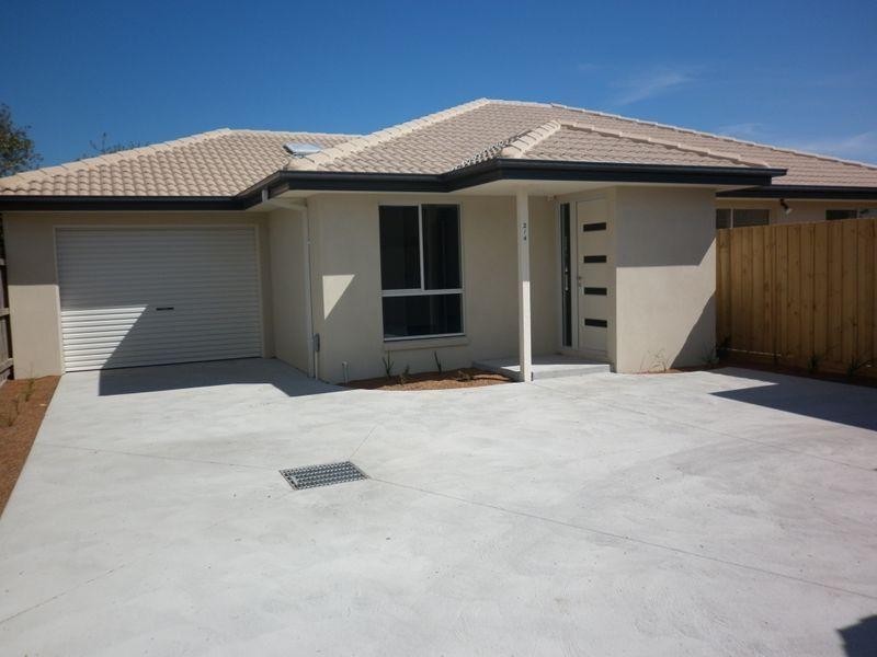 2/4 Corlett Street, Frankston VIC 3199