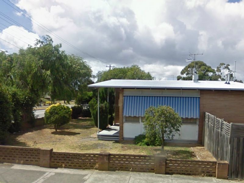 8 Forest Drive, Frankston North VIC 3200