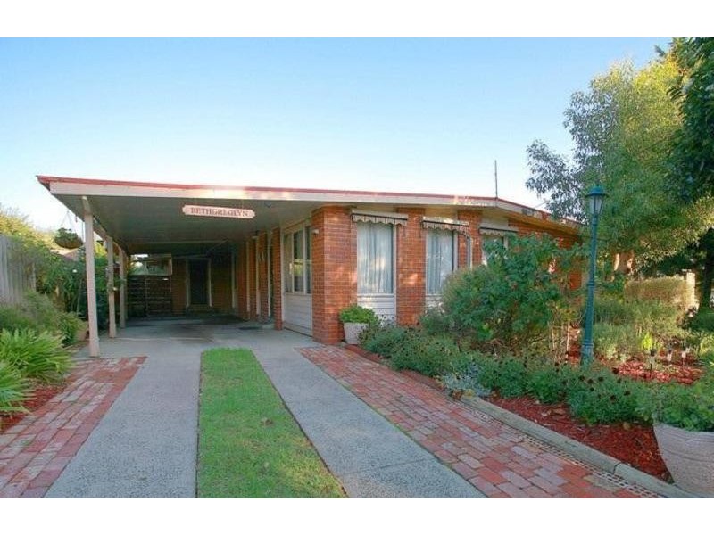 28 Bouvardia Crescent, Frankston North VIC 3200