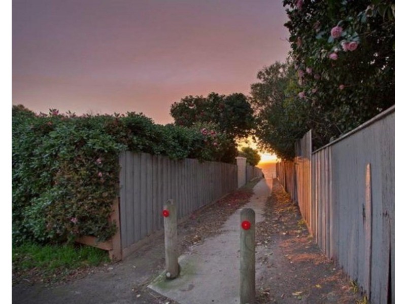 9/13 Cliff Road, Frankston South VIC 3199