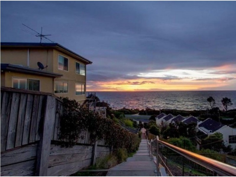 9/13 Cliff Road, Frankston South VIC 3199