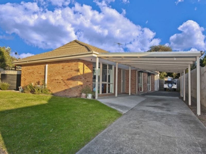 8 Milner Court, Cranbourne VIC 3977