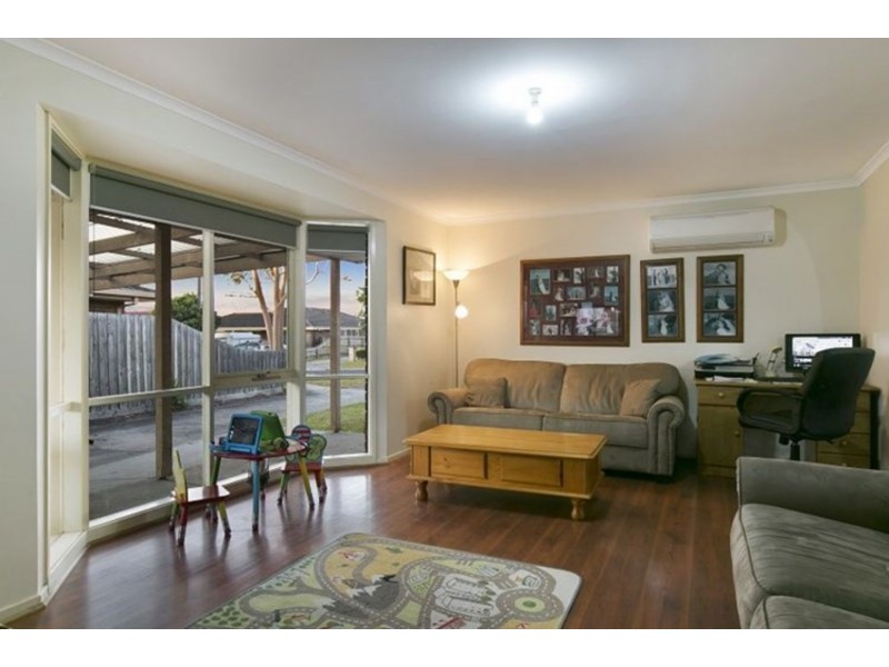8 Milner Court, Cranbourne VIC 3977
