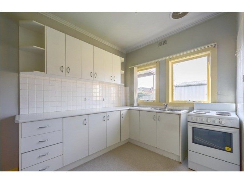 2 Duncan Avenue, Seaford VIC 3198