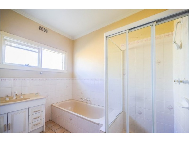 2 Duncan Avenue, Seaford VIC 3198