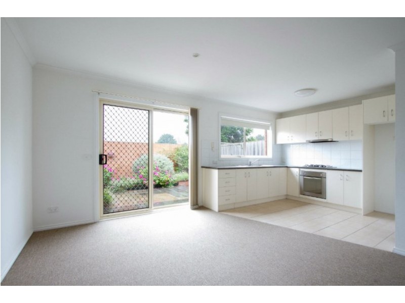 3/4 Barak Court, Frankston VIC 3199