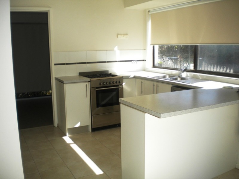 4 Chantilly Court, Frankston VIC 3199