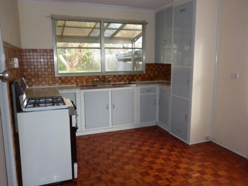 4 Aleppo Crescent, Frankston North VIC 3200