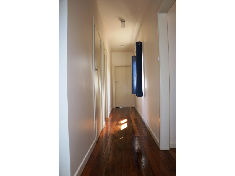 2 Duncan Avenue, Seaford VIC 3198