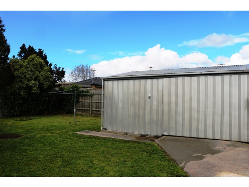 2 Duncan Avenue, Seaford VIC 3198