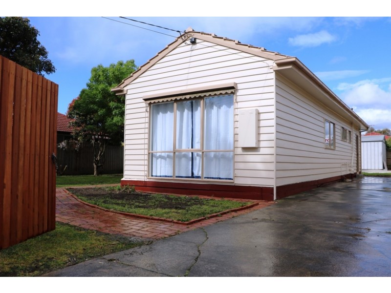 2 Duncan Avenue, Seaford VIC 3198