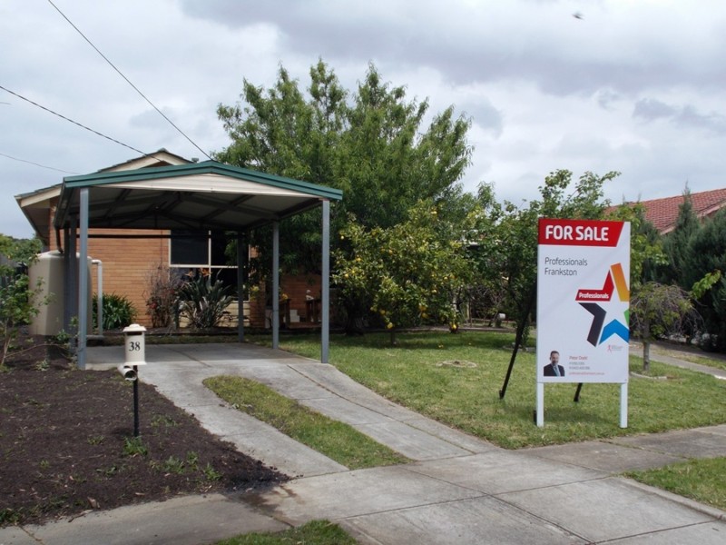 38 Bouvardia Crescent, Frankston North VIC 3200