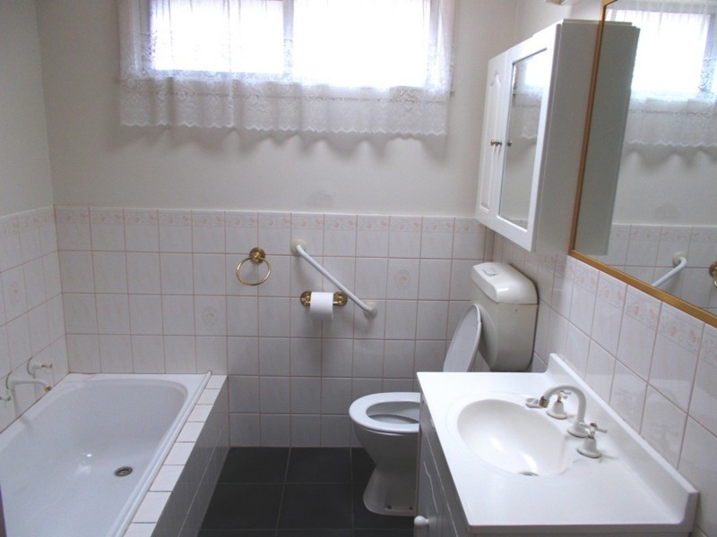 38 Bouvardia Crescent, Frankston North VIC 3200